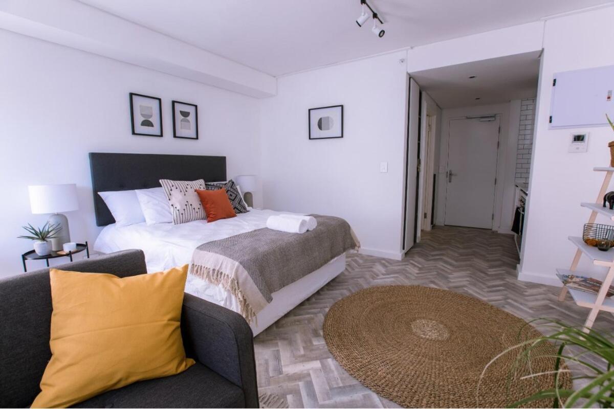 Stylish, Modern, Walk To Restaurants And Cbd Apartment Cape Town Luaran gambar