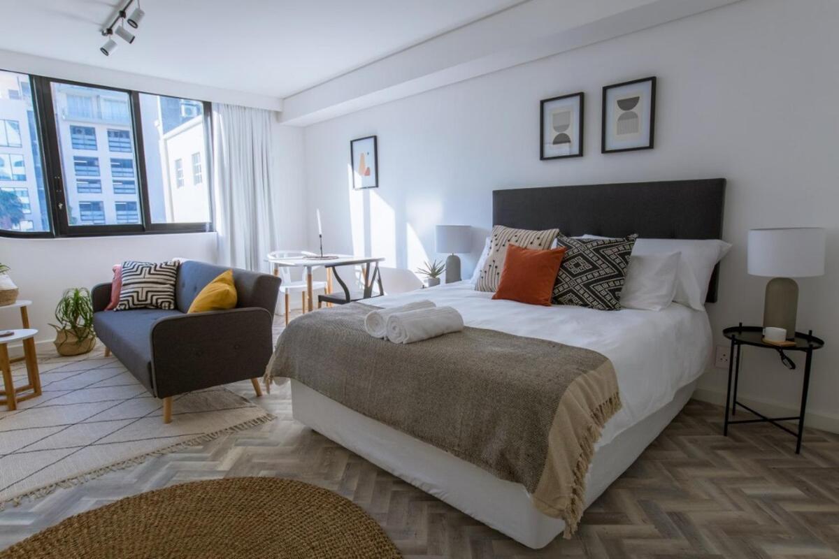 Stylish, Modern, Walk To Restaurants And Cbd Apartment Cape Town Luaran gambar